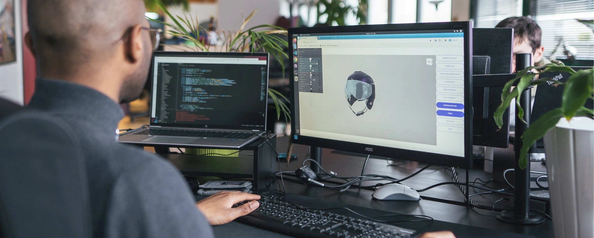 Collaborateur qui travaille sur notre configurateur